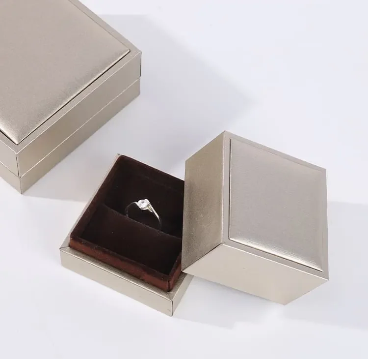 Brushed gold three-piece box — reference photograph 5