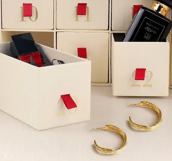 Cream Jewelry Calendar Box — reference photograph 3
