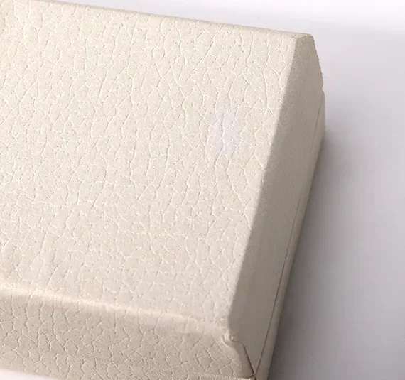 Cream Necklace Jewelry Box — reference photograph 3