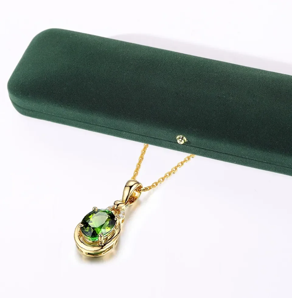 Green Gem Necklace Jewelry Box — reference photograph 2