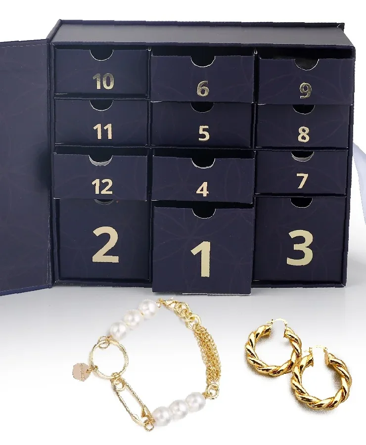 Jewelry presentation boxes and packaging details