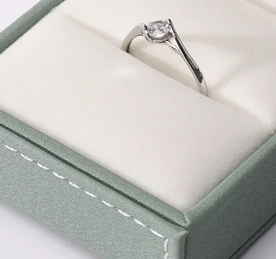 Lovely Prasinous Wedding Ring Box — reference photograph 4