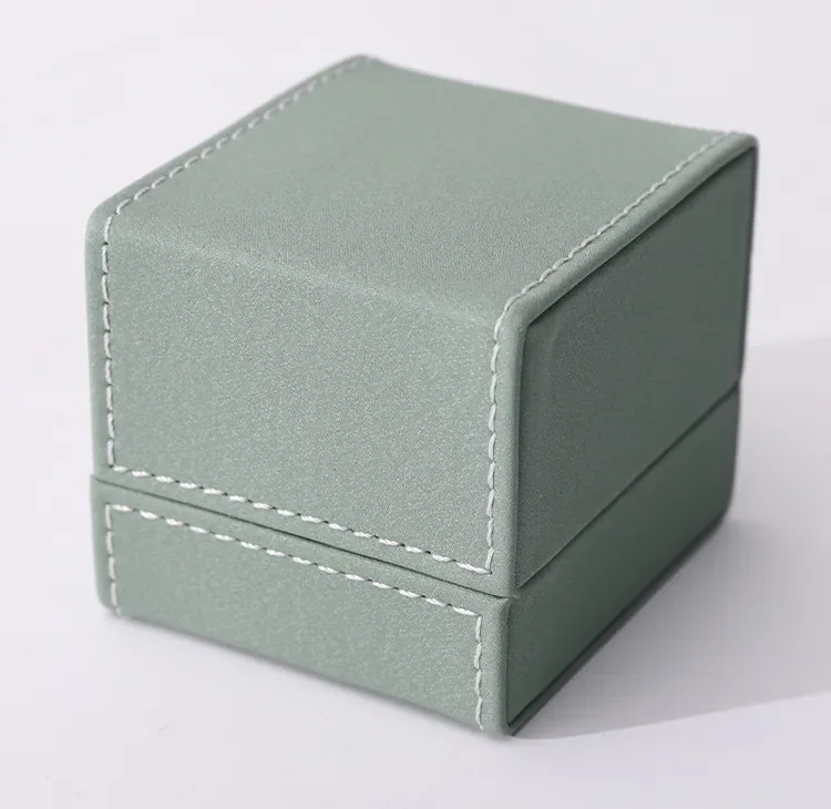 Lovely Prasinous Wedding Ring Box — reference photograph 5