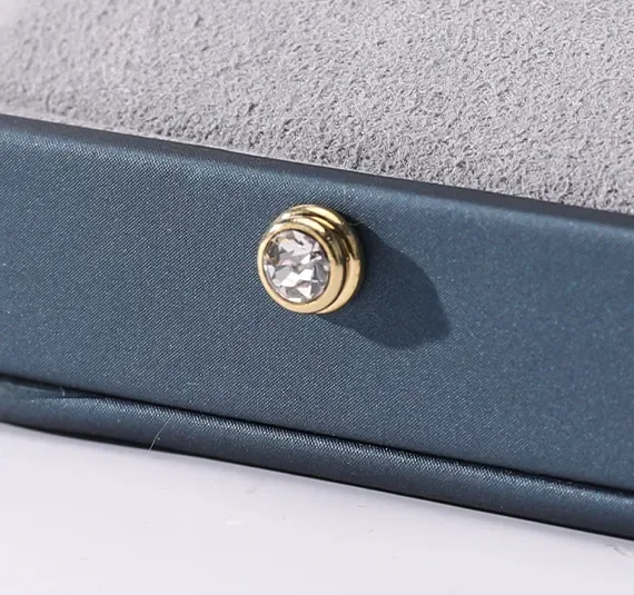 Luxury Blue Diamond Ring Box — reference photograph 4