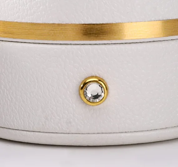 Oval Leather Ring Box — reference photograph 3
