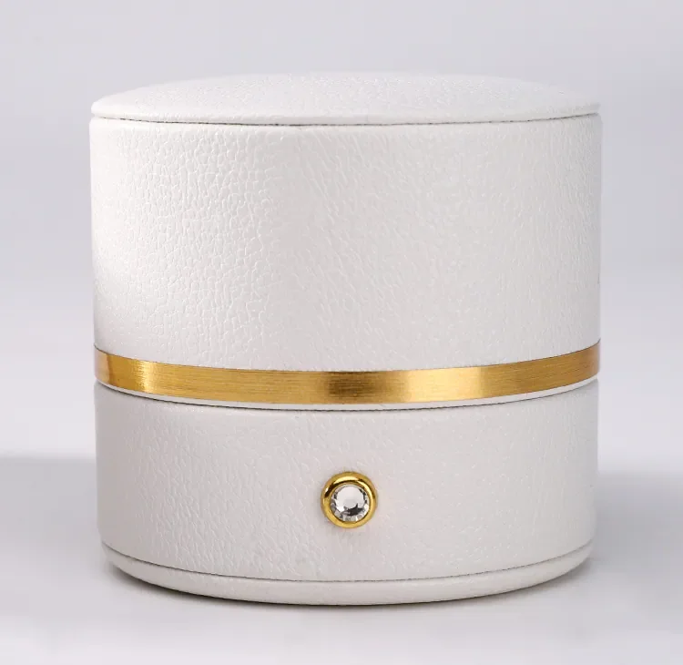 Oval Leather Ring Box — reference photograph 5