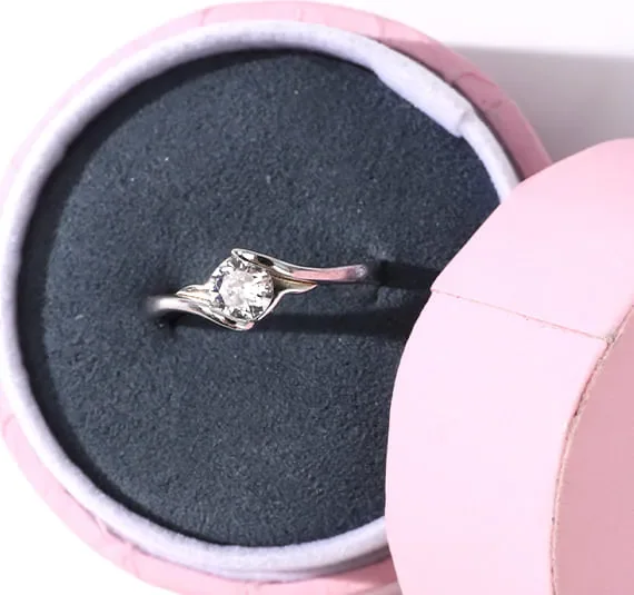 Pink/Green Small Round Jewelry Box — reference photograph 4