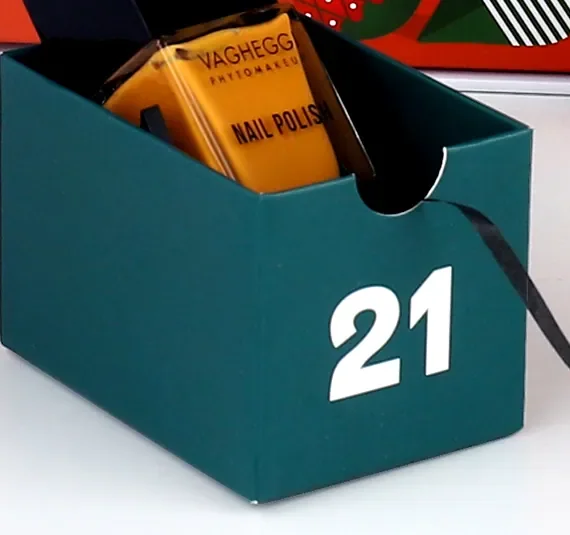 Red Christmas Jewelry Calendar Box — reference photograph 3
