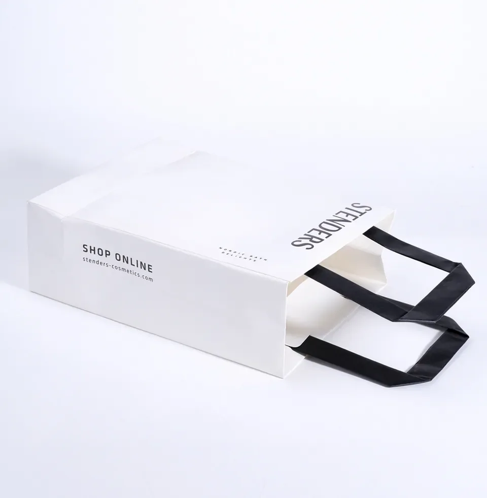 Ring White Jewelry Paper Bag — reference photograph 1