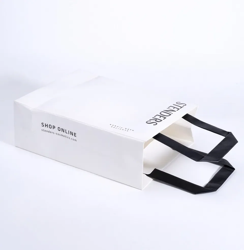 Ring White Jewelry Paper Bag — reference photograph 2