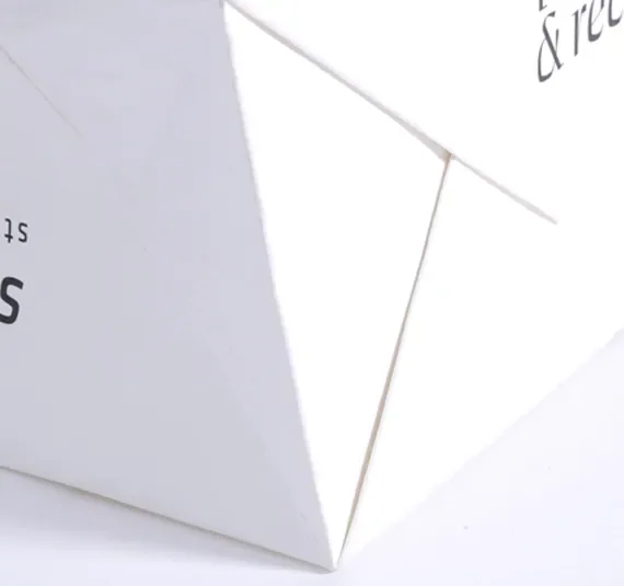 Ring White Jewelry Paper Bag — reference photograph 3
