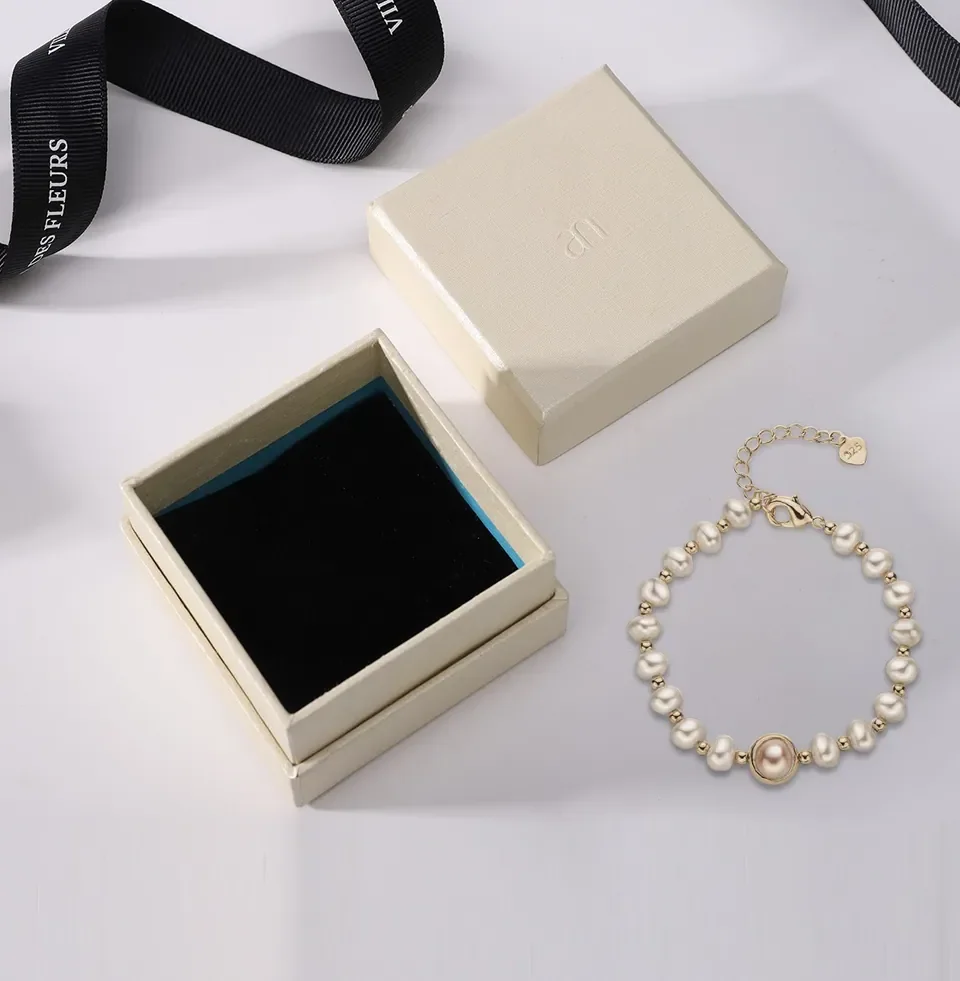 Small Bracelet Jewelry Box — reference photograph 2