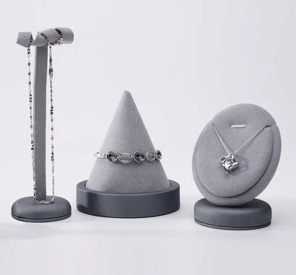 Small Jewelry Display — reference photograph 1