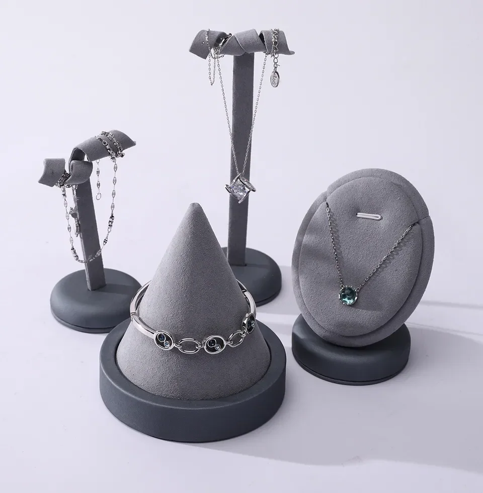 Small Jewelry Display — reference photograph 2