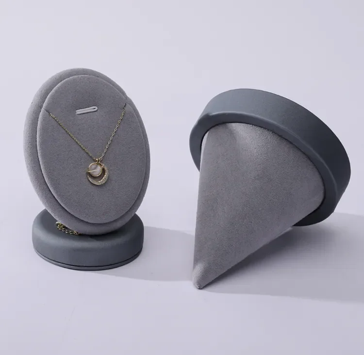 Small Jewelry Display — reference photograph 5