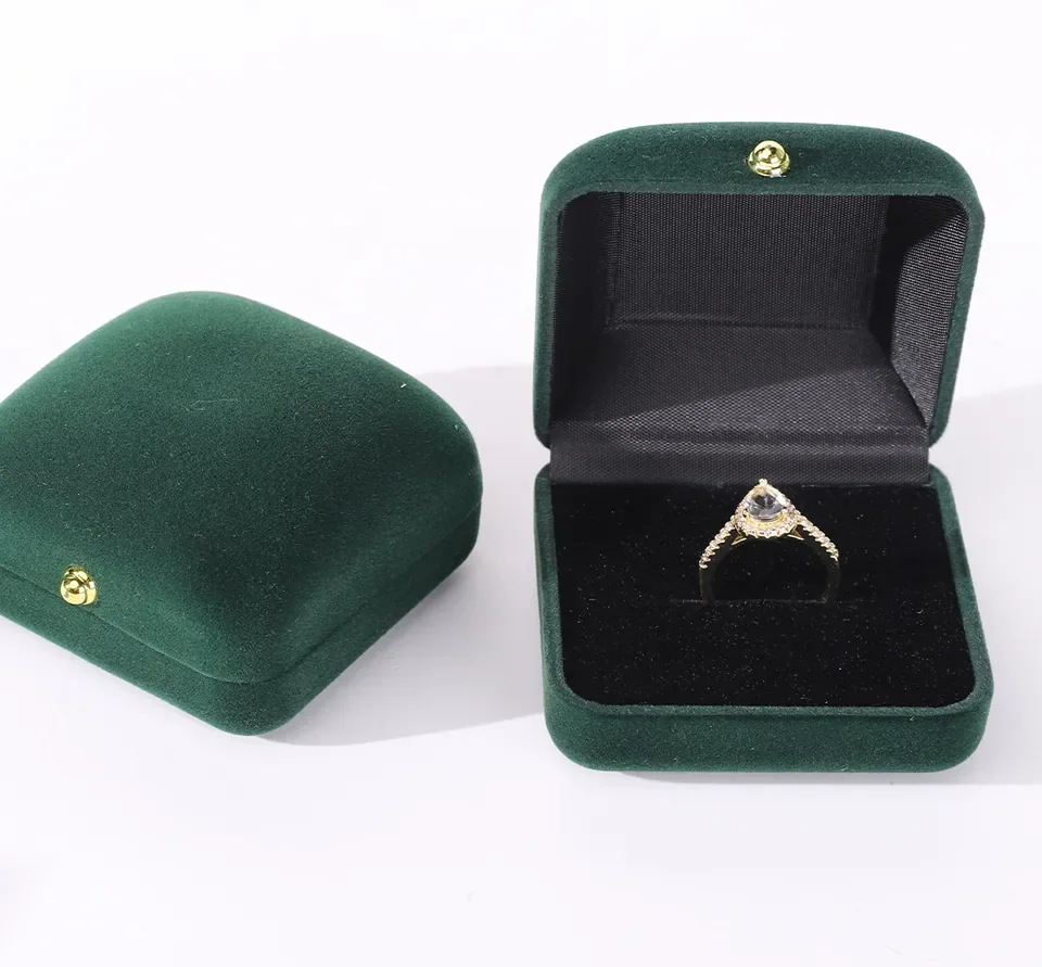 Velvet Gem Ring Box — reference photograph 1