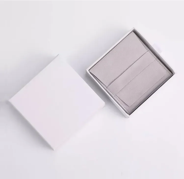 White Earring Set Box — reference photograph 5